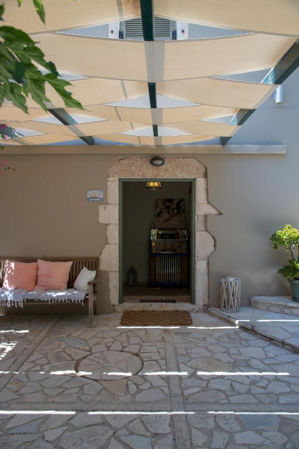 Alicelia Boutique Inn Vathy  Buitenkant foto